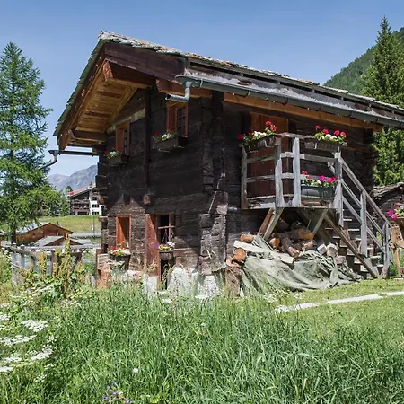 Casa Luna زيرمات